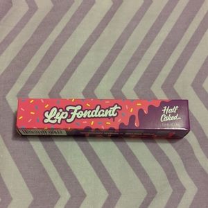 Half Caked Lip Fondant